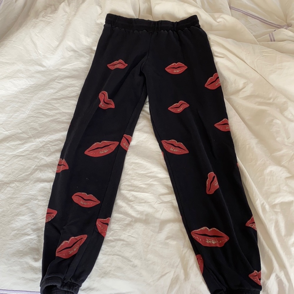 Lauren Moshi soft lips sweatpants